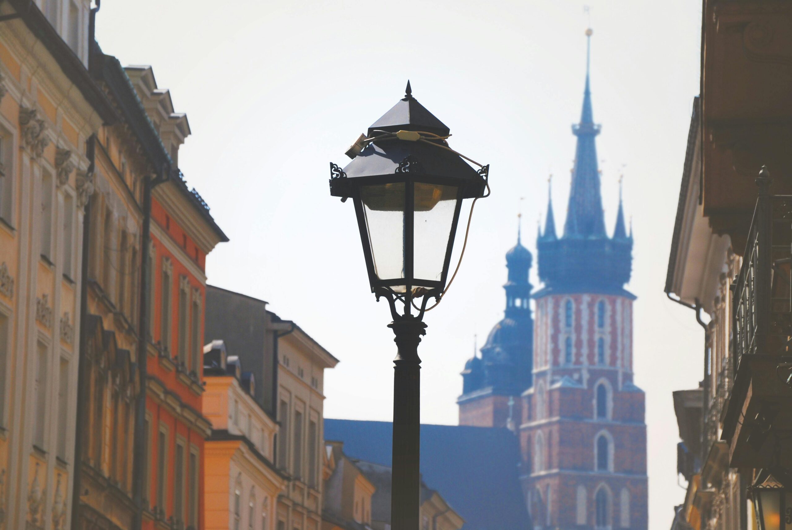 Odkryj świat z Krakowa – przewodnik po wycieczkach objazdowych